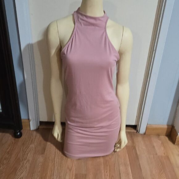 Elegant Pink Sleeveless Dress - Picture 1 of 14
